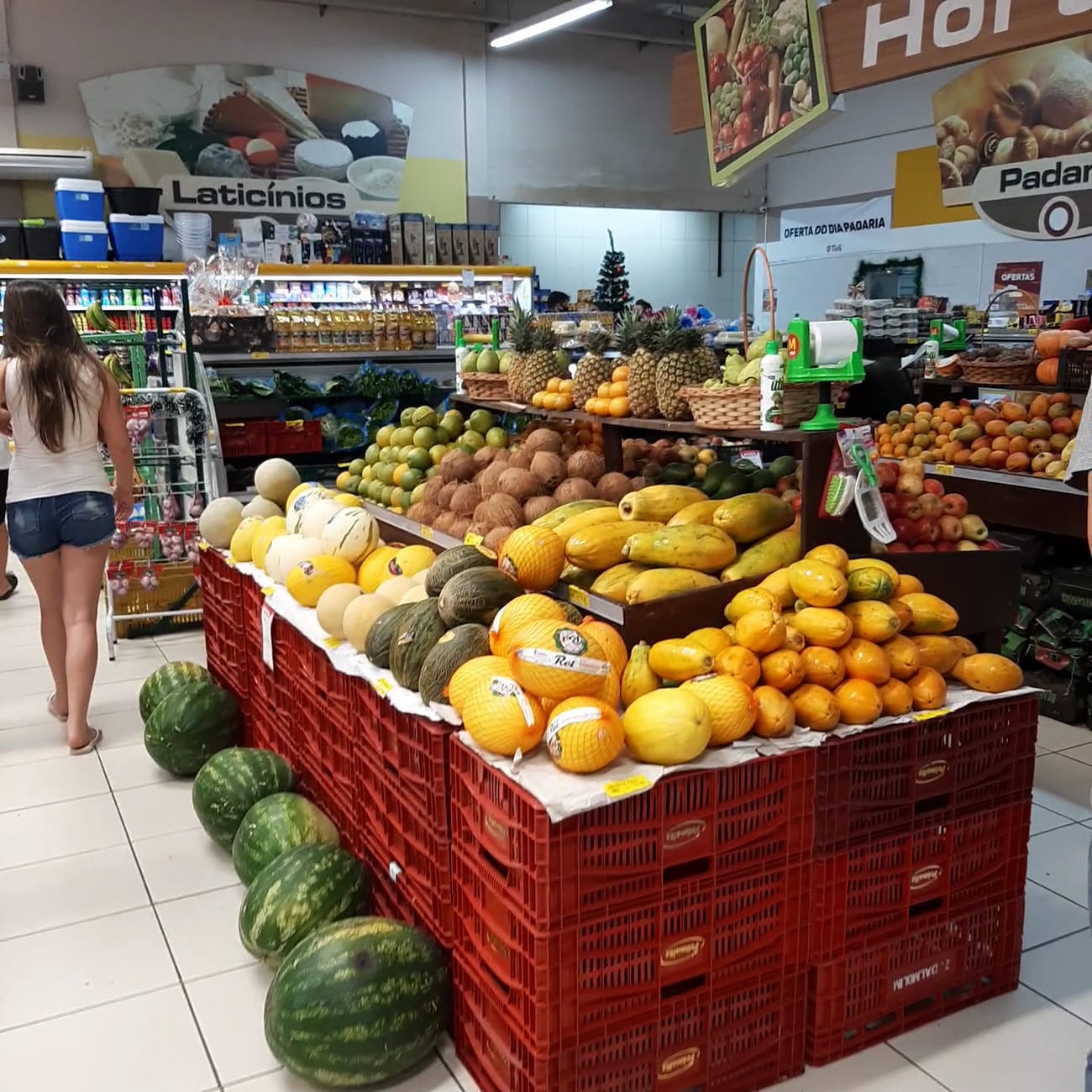 Hortifruti do Tieli com frutas da estação